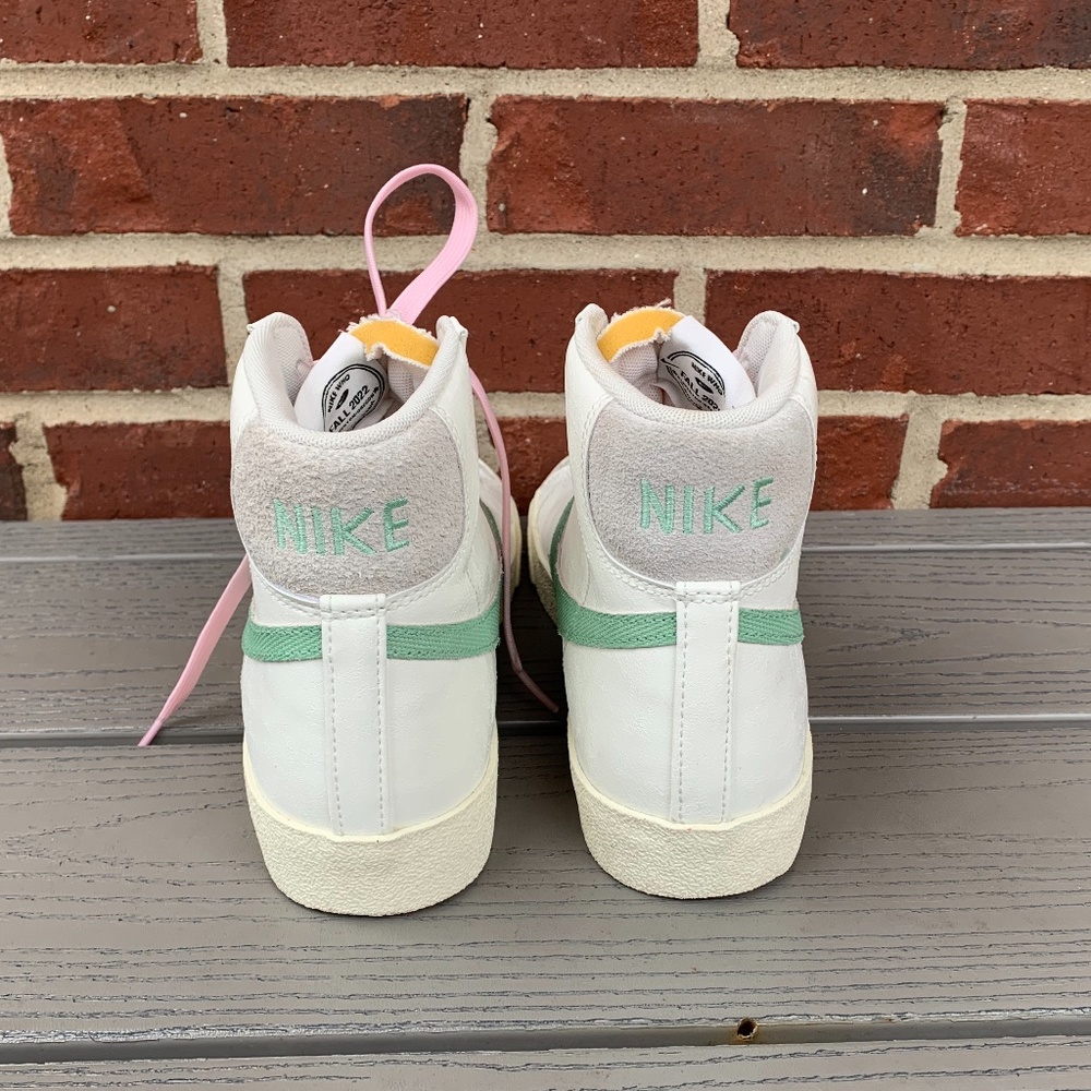 NEW-Nike Blazer Mid '77 Vintage Sneaker (men’s 9/women’s 10.5) NWOT - Picture 4 of 13